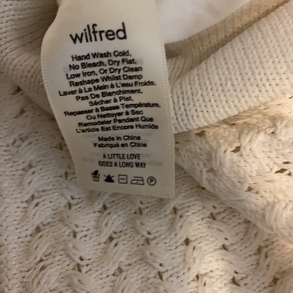 Aritzia crochet skirt in white - Picture 4 of 4